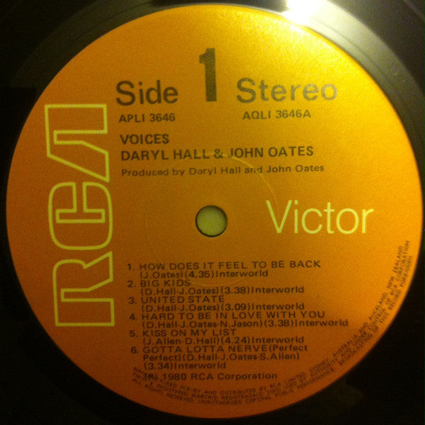 Daryl Hall & John Oates : Voices (LP, Album)