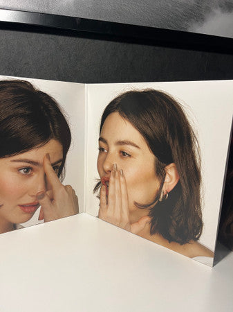 Gracie Abrams : The Secret Of Us (Deluxe) (LP + LP, S/Sided, Etch + Album, Dlx, Cle)