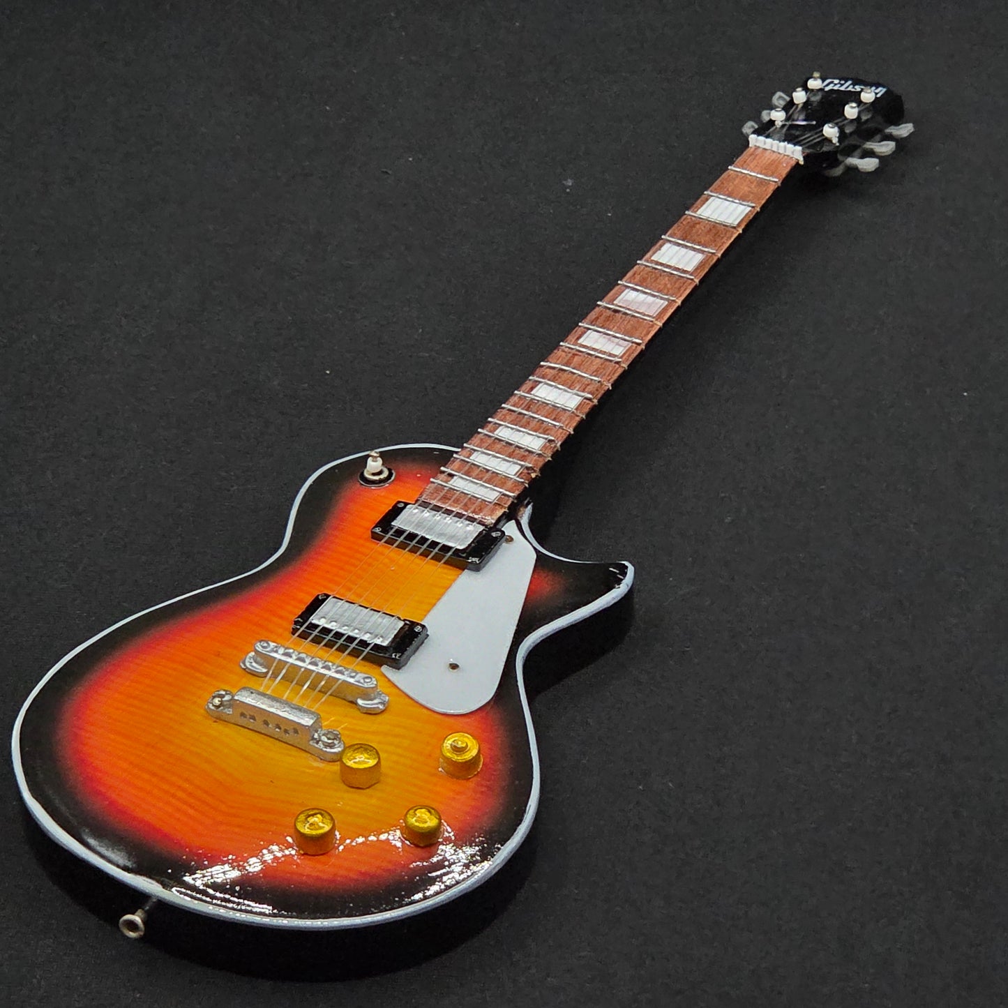 Miniature Guitar - Gibson Les Paul Sunburst - Model Guitar Inc Stand