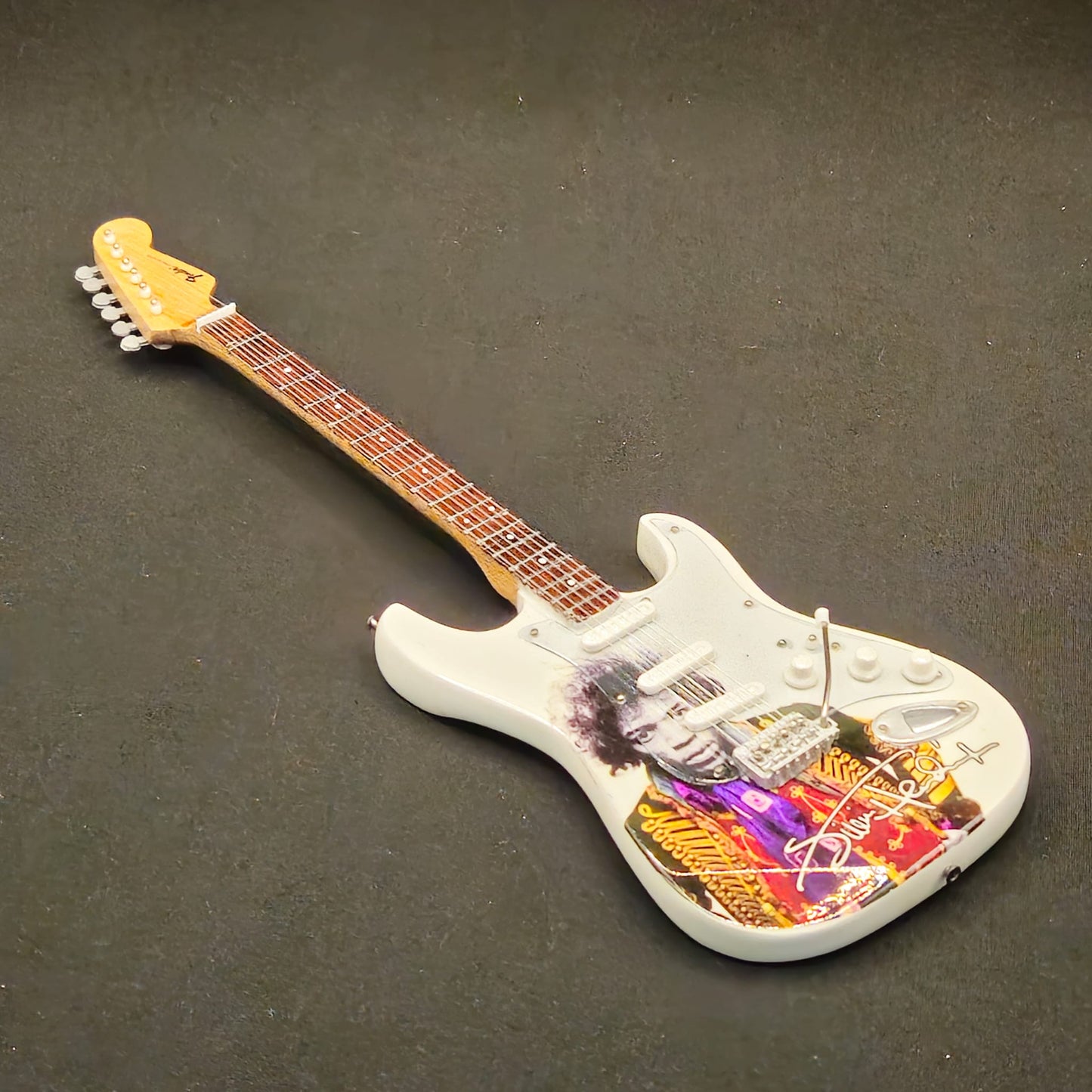 Miniature Guitar - Jimi Hendrix White Fender Stratocaster - Model Guitar Inc Stand