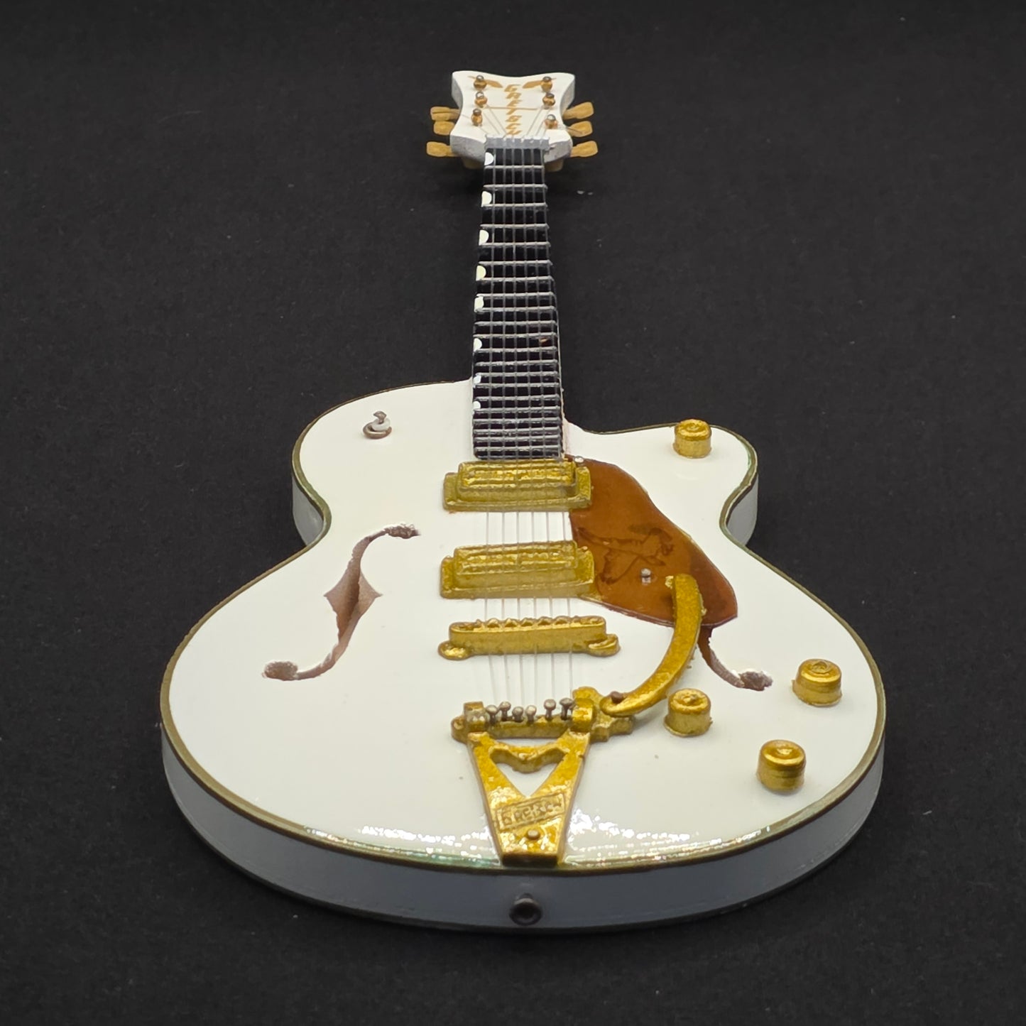 Miniature Guitar - Gretsch White FALCON RHCP / Living End  - Model Guitar Inc Stand