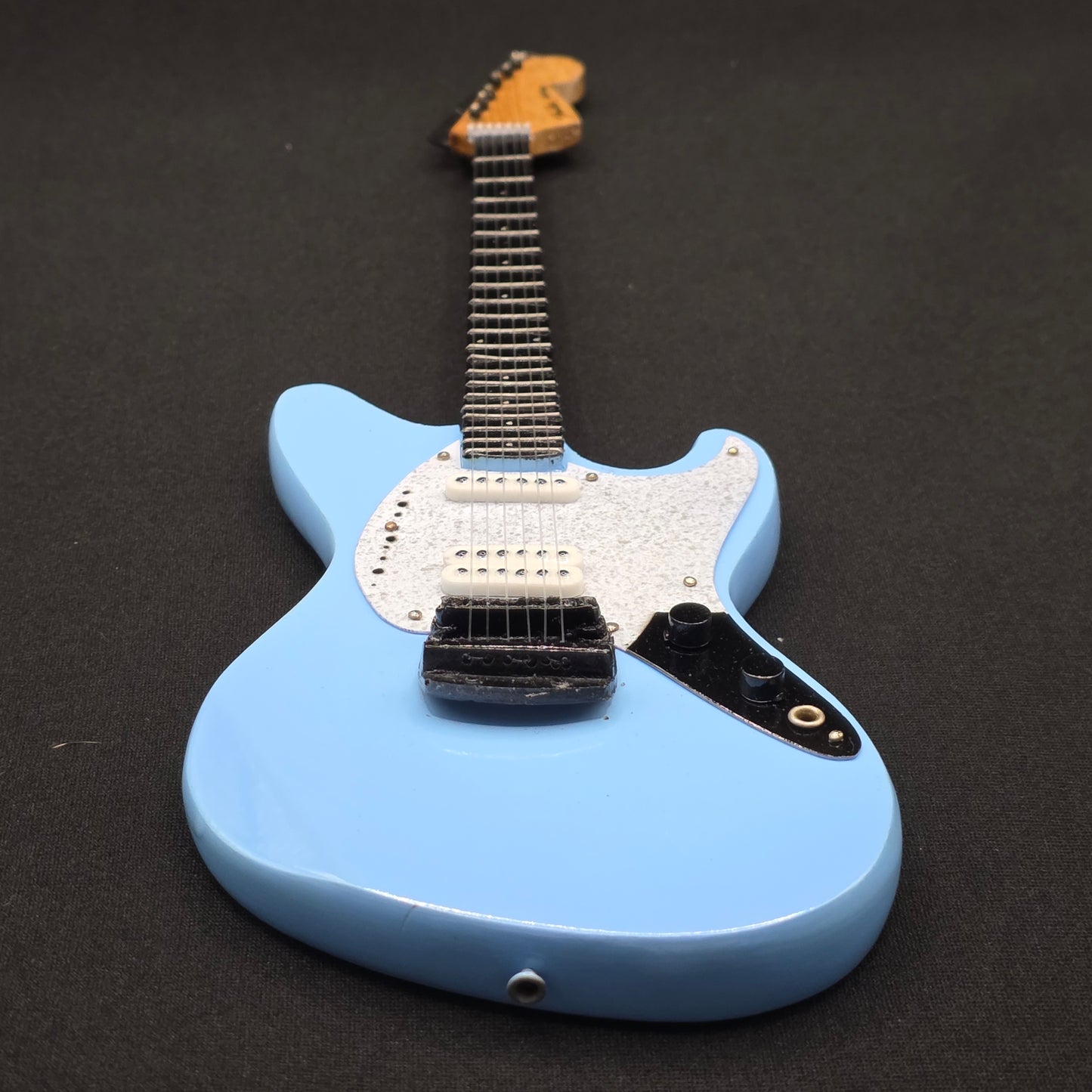 Miniature Guitar - Nirvana Kurt Cobain Fender Jagstang Sonic Blue- Model Guitar Inc Stand