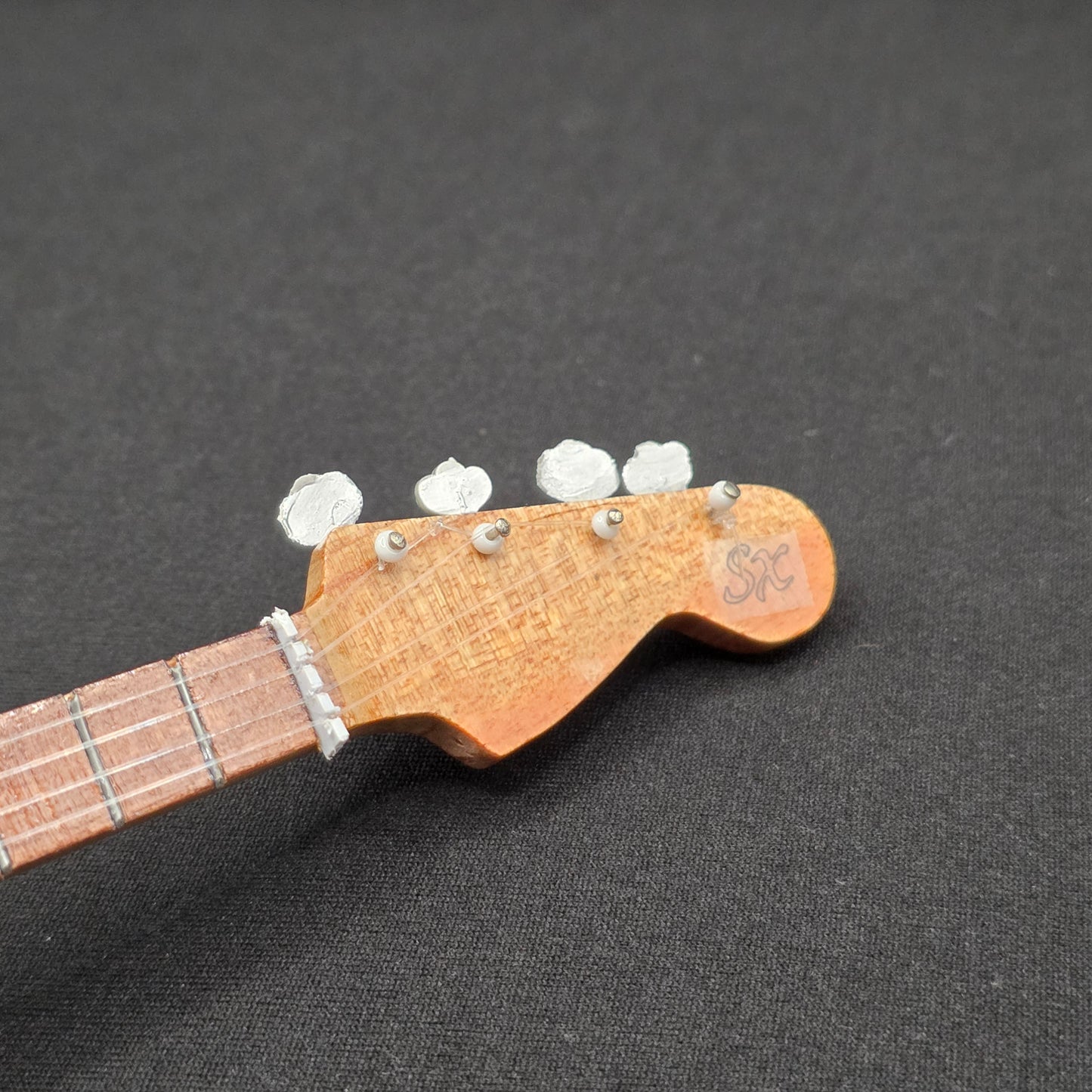 Miniature Guitar - Laura Leezy Khruangbin SX Fender Jazz Bass - Model Guitar Inc Stand