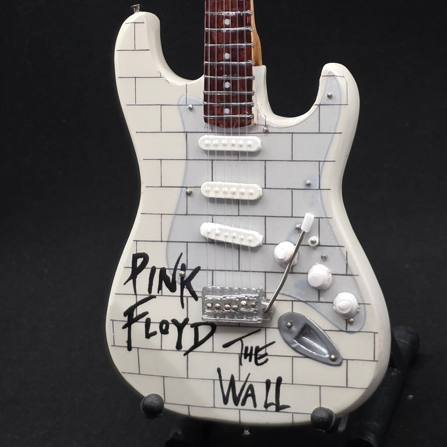 Miniature Guitar - Pink Floyd The Wall Fender Stratocaster - Model Guitar Inc Stand