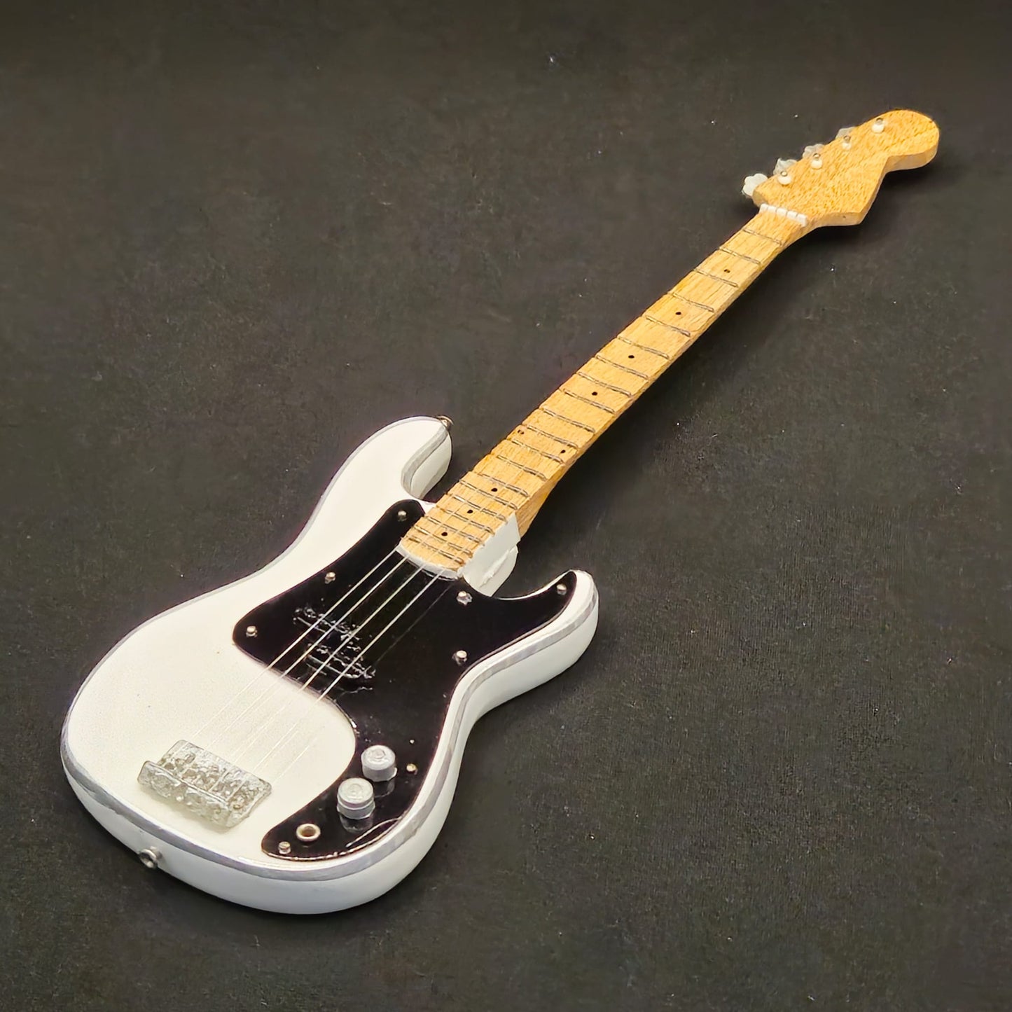 Miniature Guitar - Silver Fender Precision Bass P BASS  - Model Guitar Inc Stand