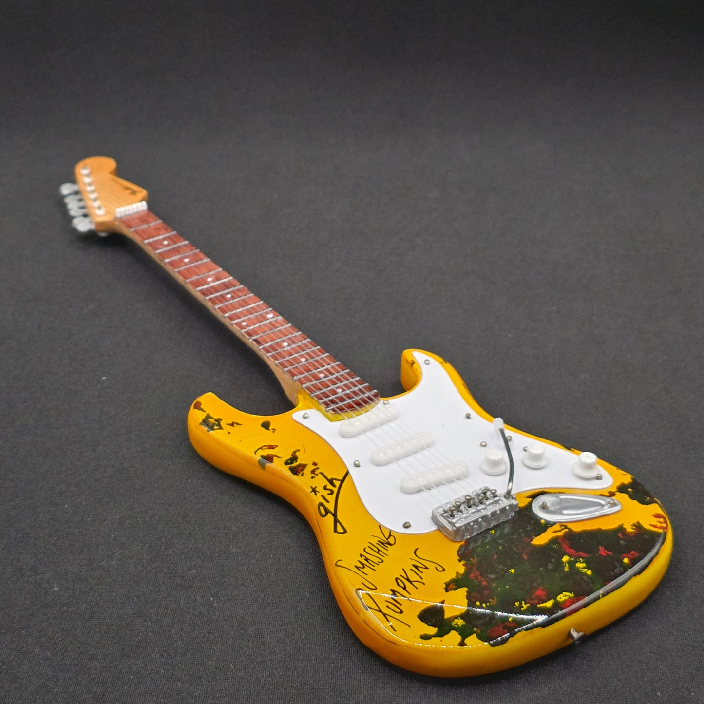 Miniature Guitar - Smashing Pumpkins Billy Corgan GISH Fender Stratocaster - Model Guitar Inc Stand