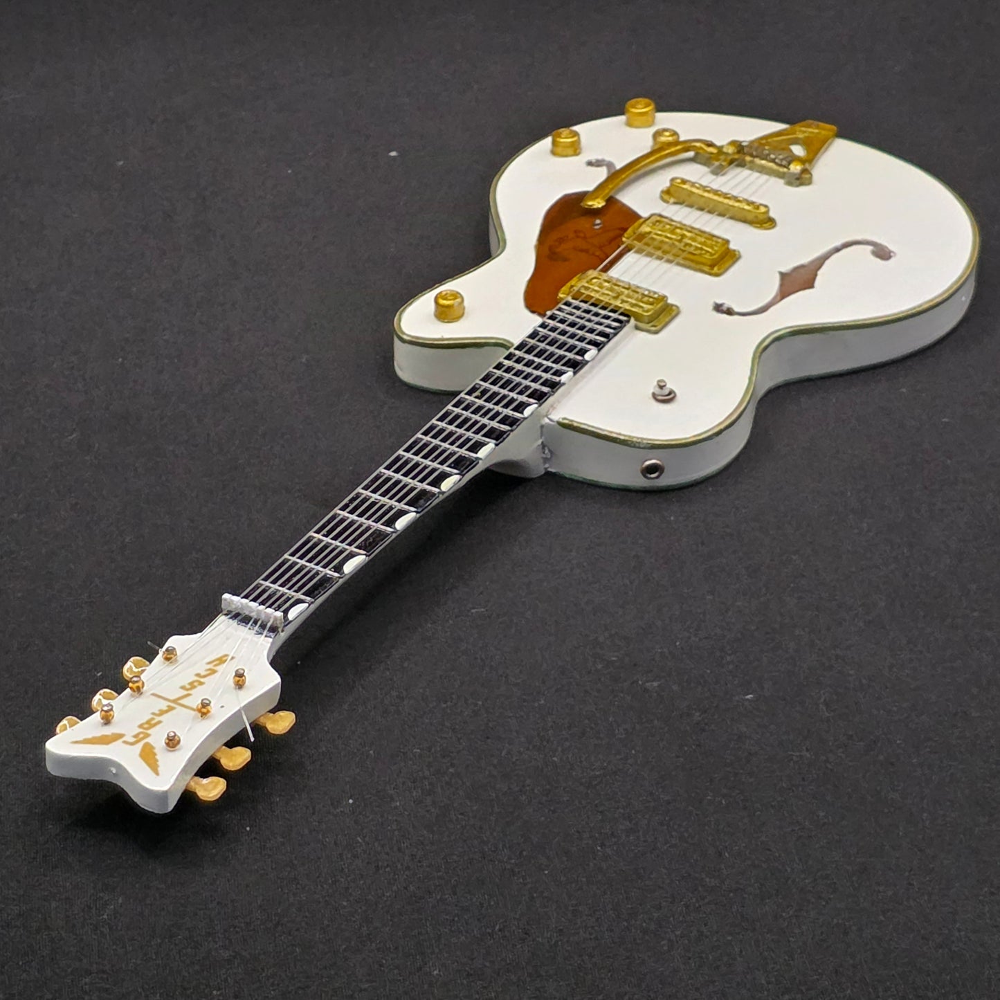 Miniature Guitar - Gretsch White FALCON RHCP / Living End  - Model Guitar Inc Stand