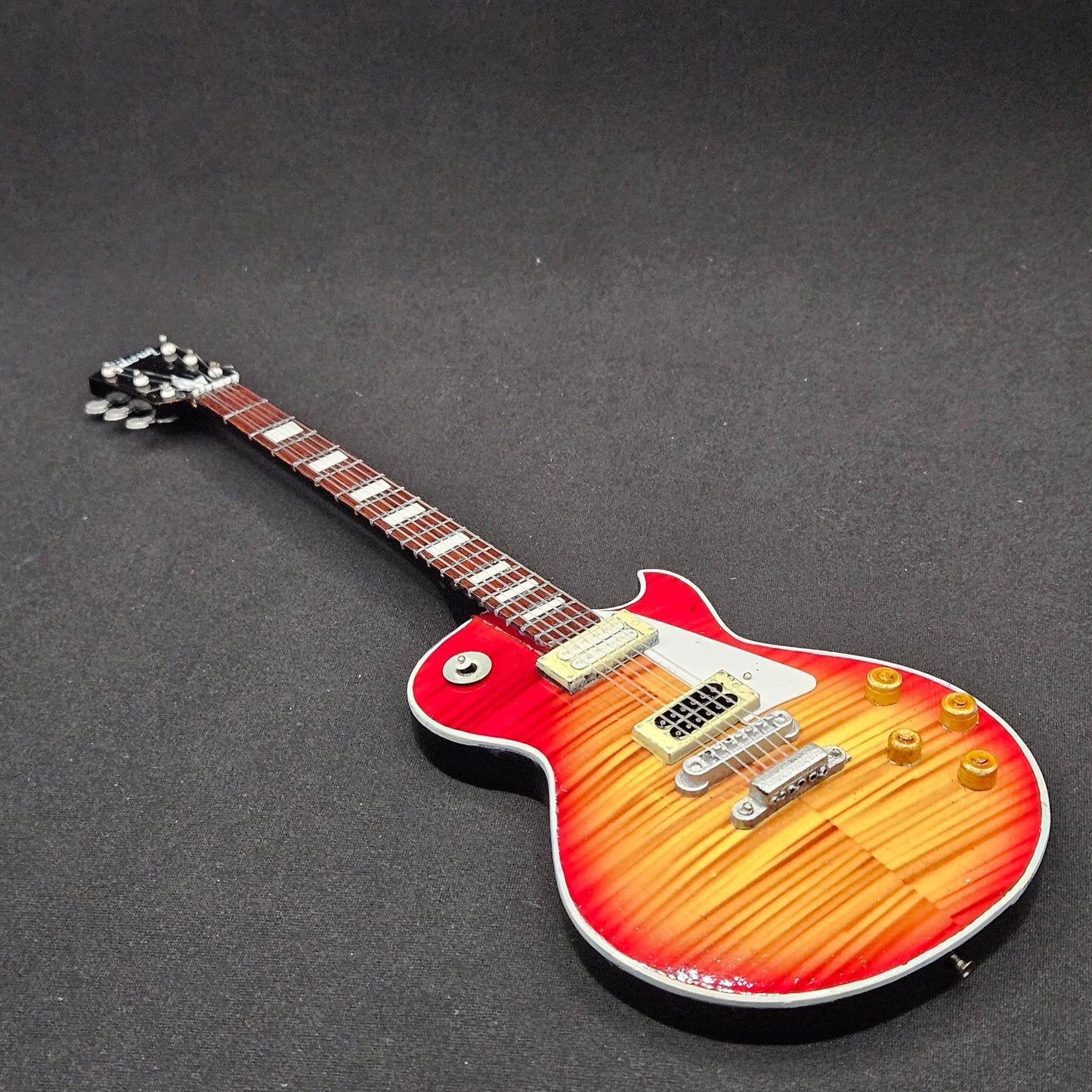 Miniature Guitar - Gibson Les Paul - Model Guitar Inc Stand