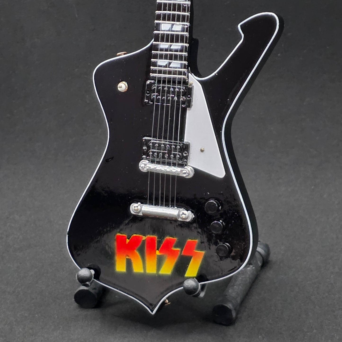 Miniature Guitar - KISS Paul Stanley - Model Guitar Inc Stand