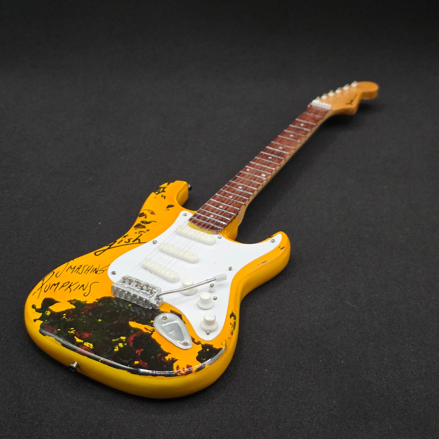 Miniature Guitar - Smashing Pumpkins Billy Corgan GISH Fender Stratocaster - Model Guitar Inc Stand
