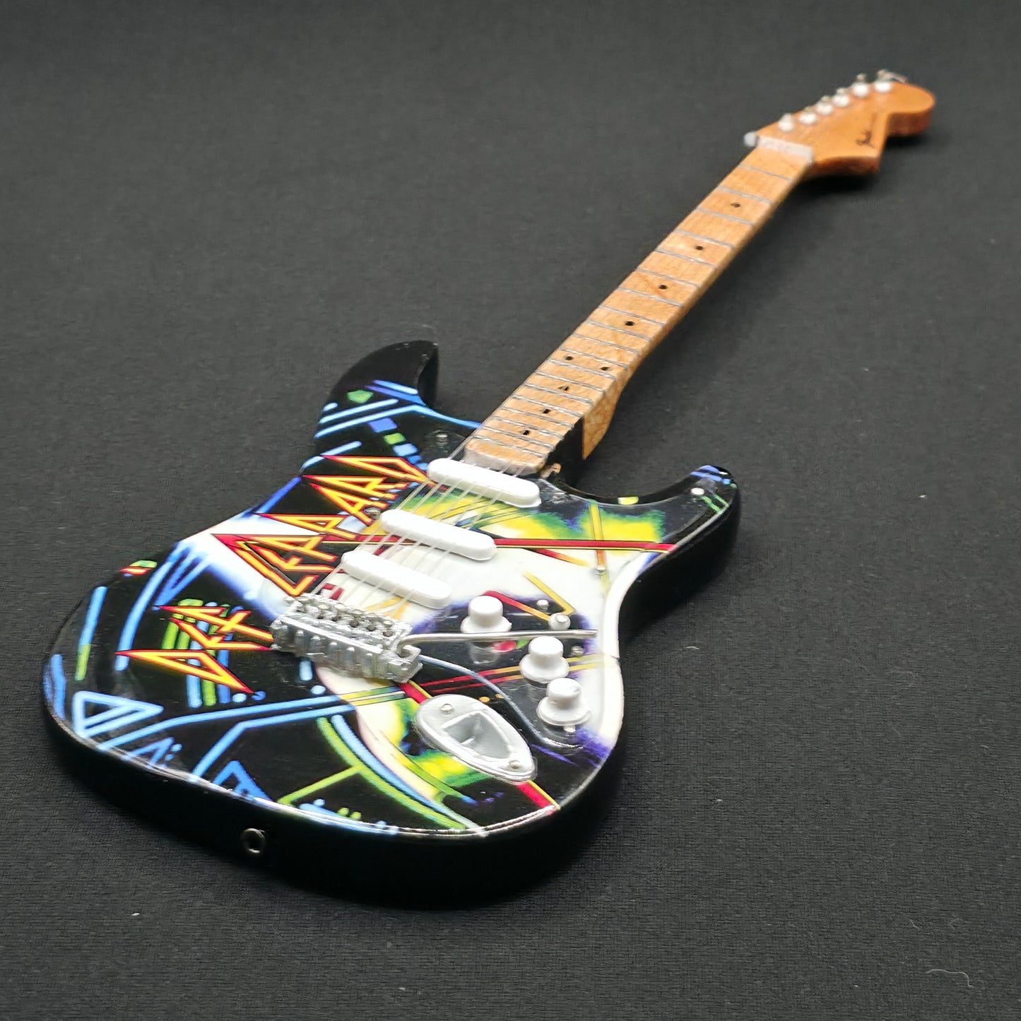 Miniature Guitar - Def Leppard Hysteria Fender Stratocaster  - Model Guitar Inc Stand
