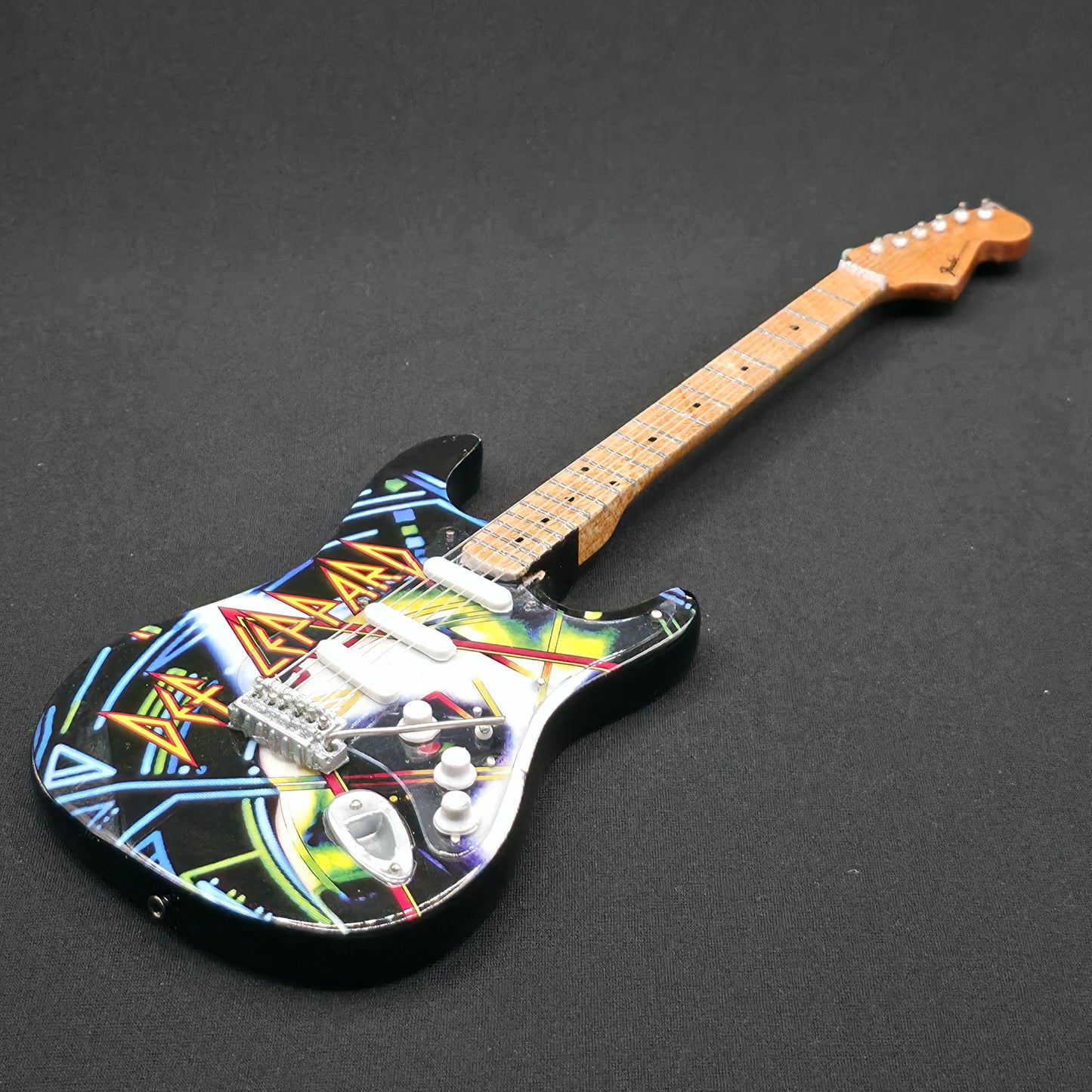 Miniature Guitar - Def Leppard Hysteria Fender Stratocaster  - Model Guitar Inc Stand