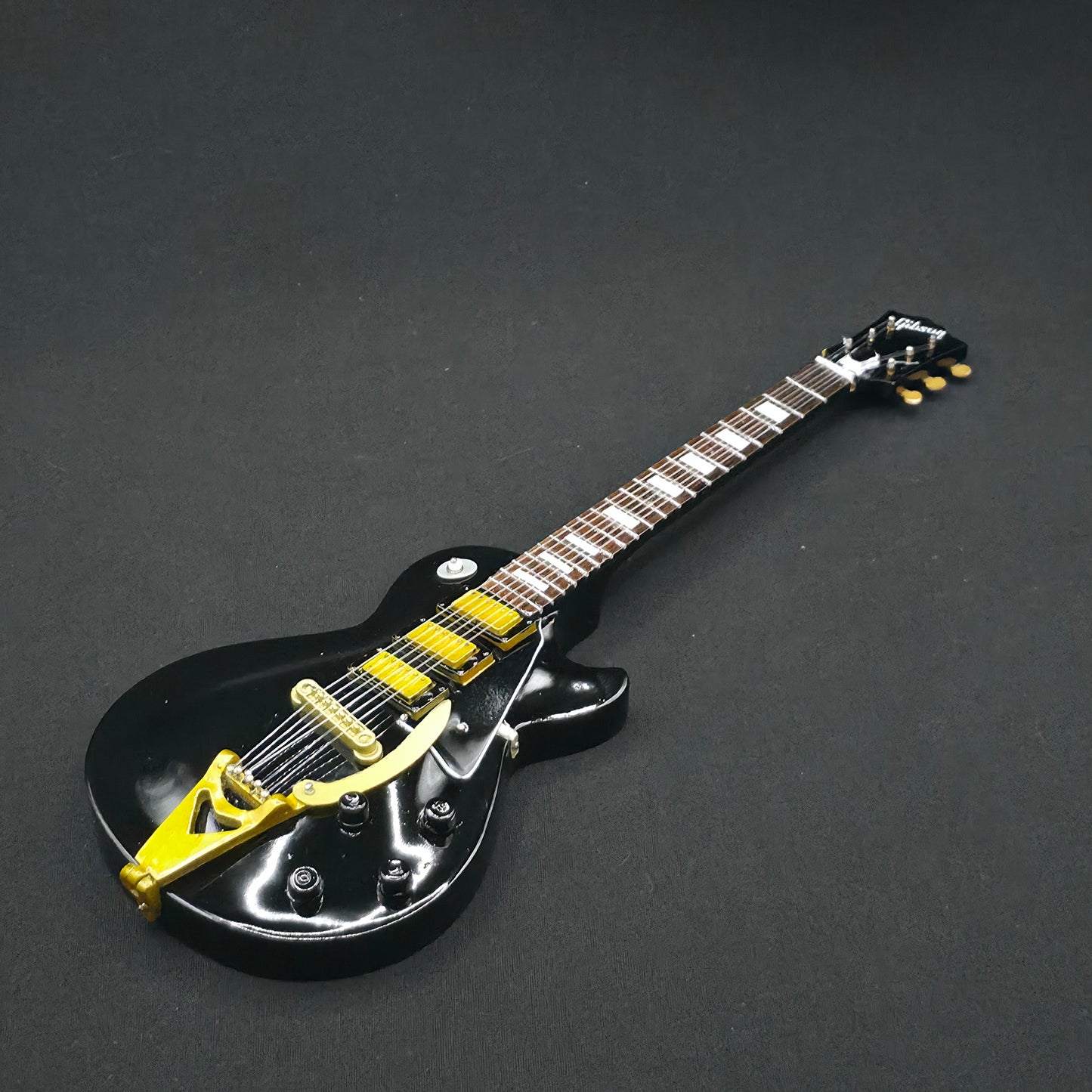 Miniature Guitar - Gibson Les Paul Black Beauty - Model Guitar Inc Stand