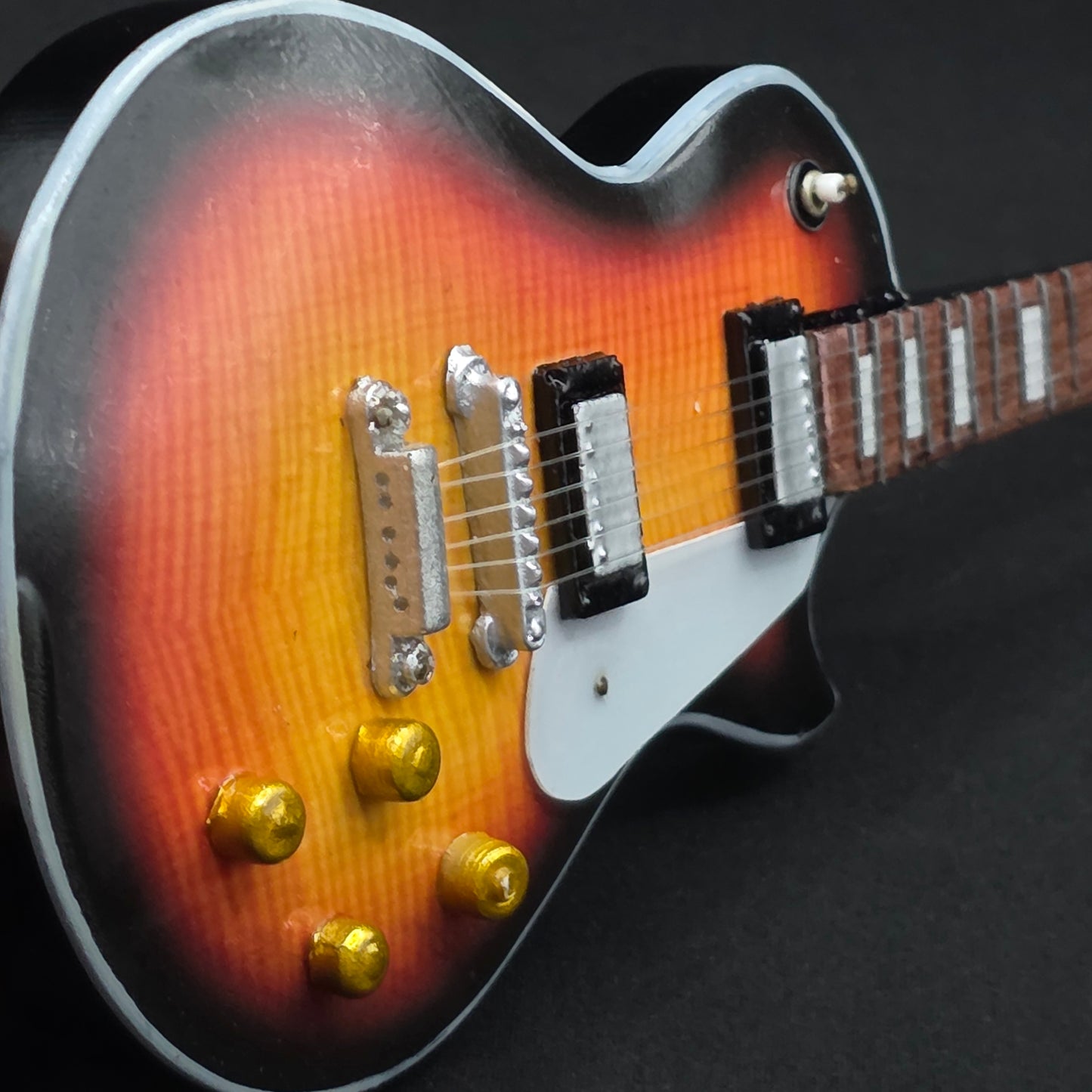 Miniature Guitar - Gibson Les Paul Sunburst - Model Guitar Inc Stand