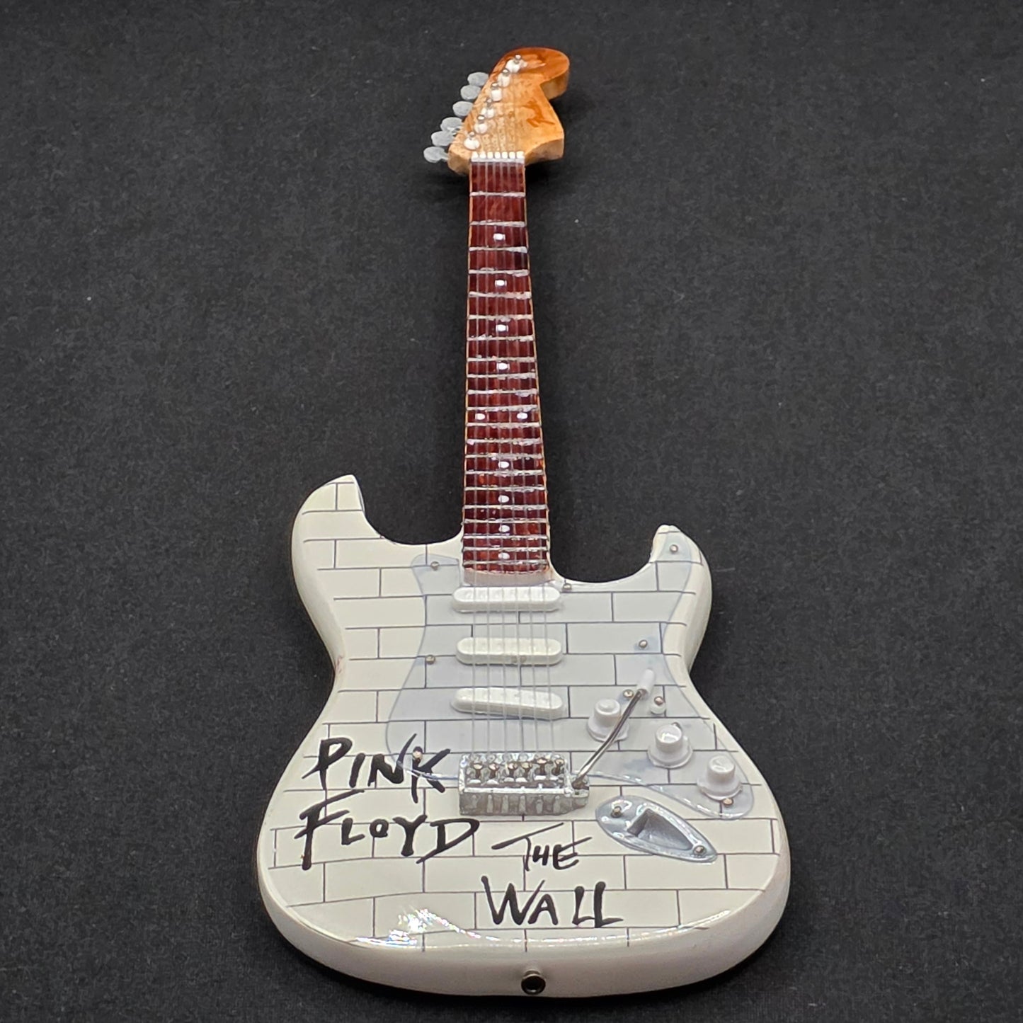Miniature Guitar - Pink Floyd The Wall Fender Stratocaster - Model Guitar Inc Stand