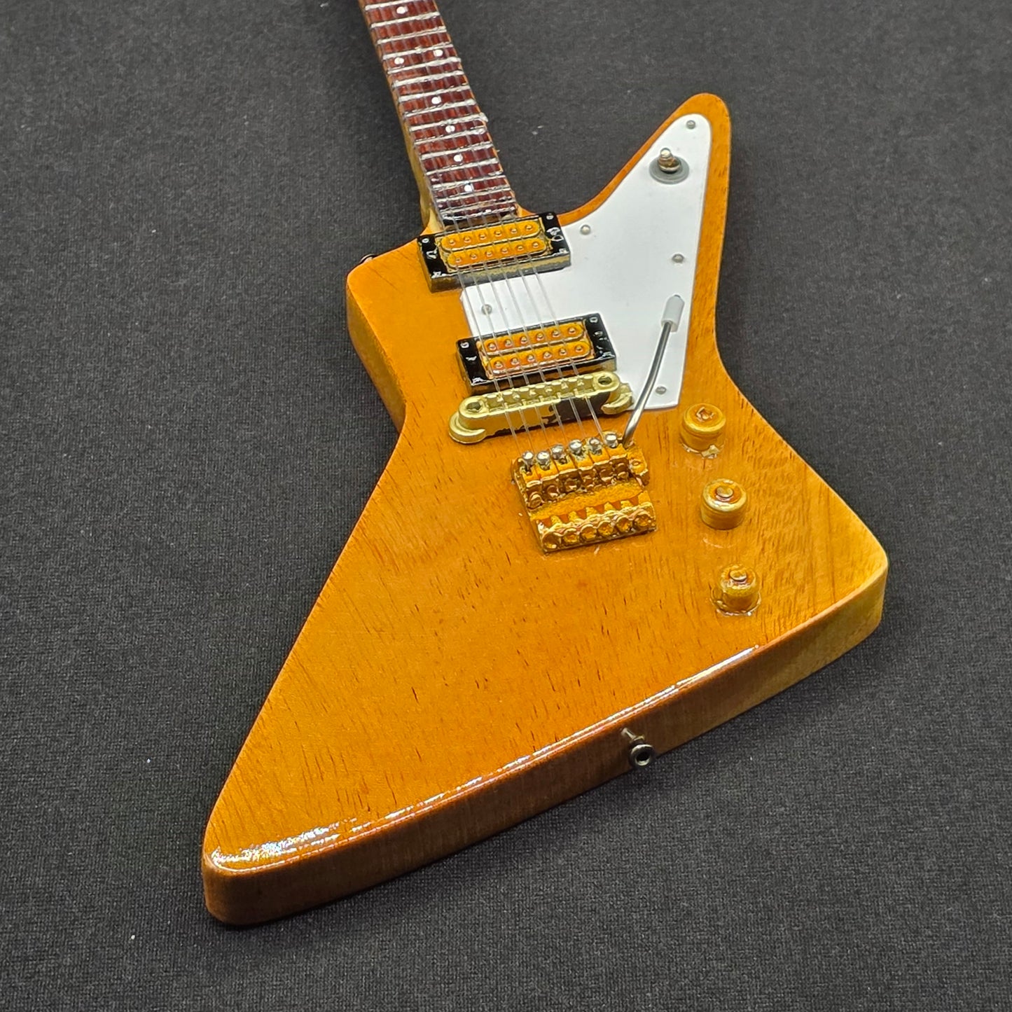 Miniature Guitar - Gibson Explorer Natural U2 , Foo Fighters Metallica - Model Guitar Inc Stand