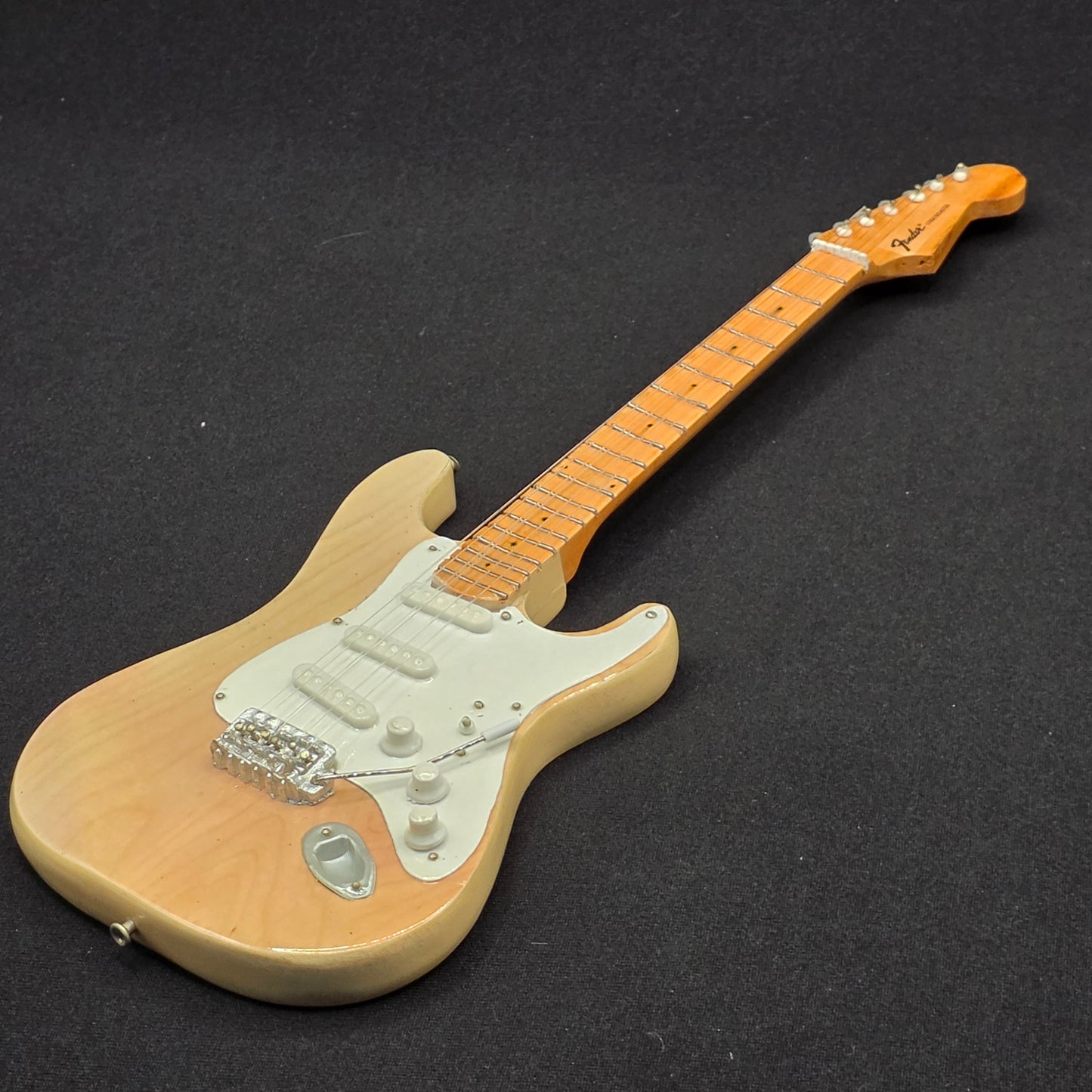 Miniature Guitar - Fender Stratocaster Natural Khruangbin Mark Speer  - Model Guitar Inc Stand