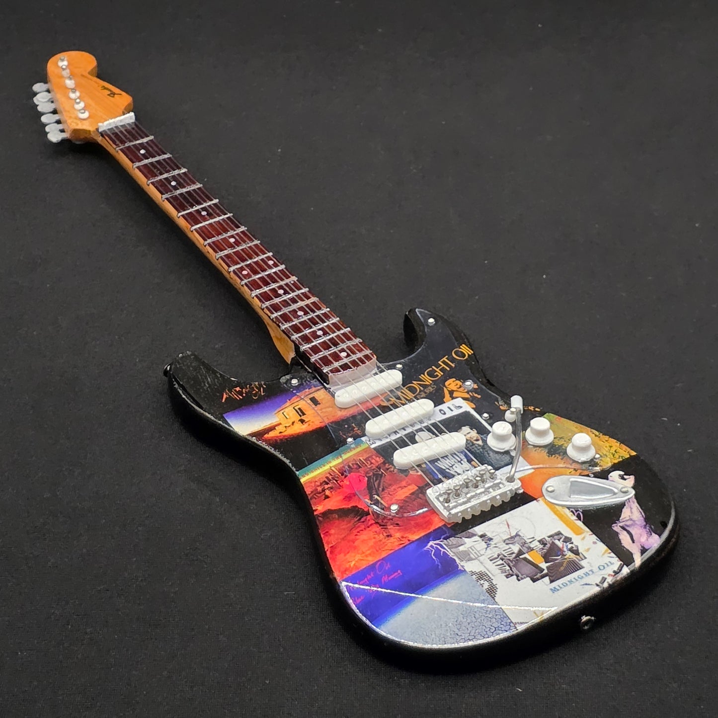 Miniature Guitar - Fender Stratocaster Midnight Oil - Model Guitar Inc Stand
