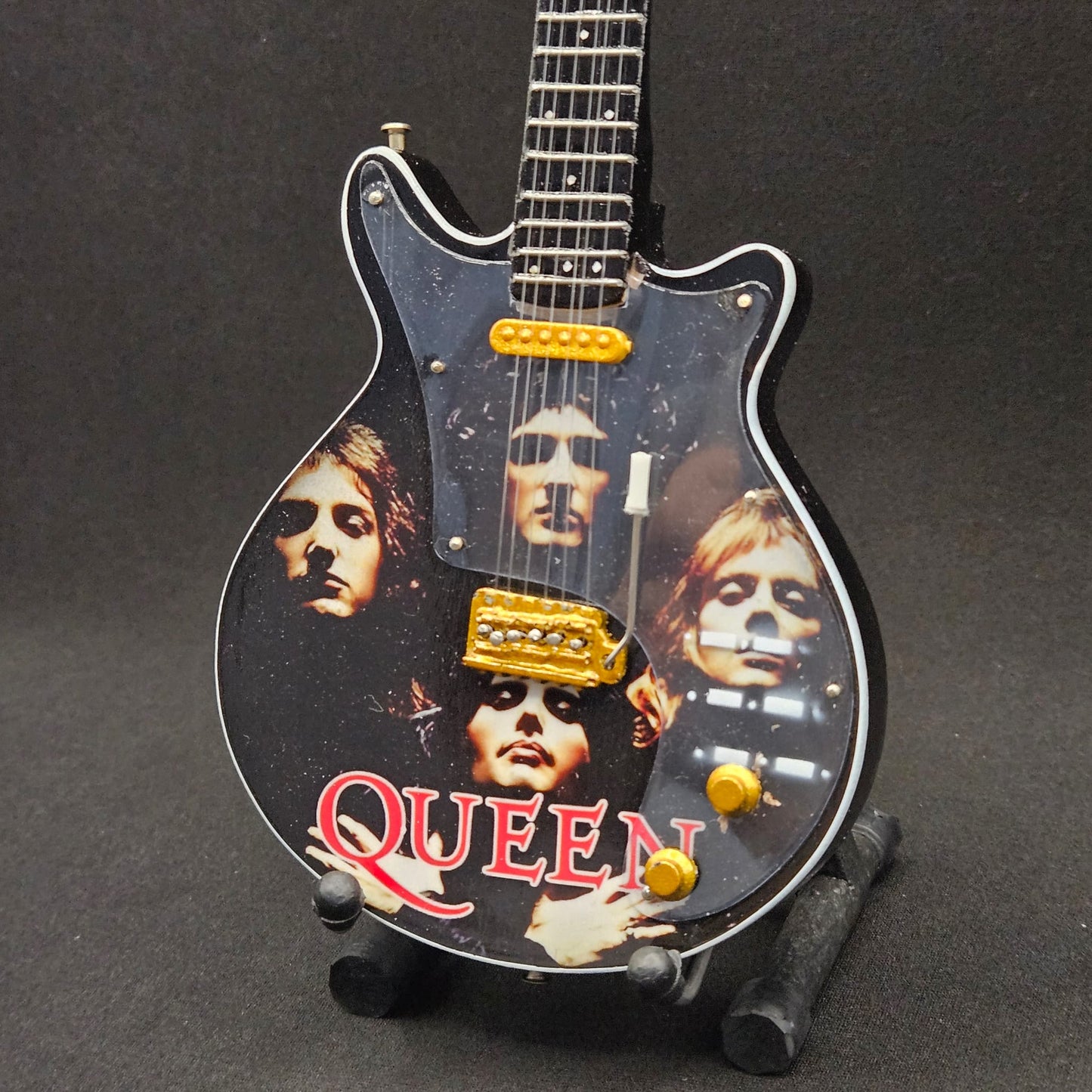 Miniature Guitar - Queen Brian May Bohemian Rhapsody - Model Guitar Inc Stand