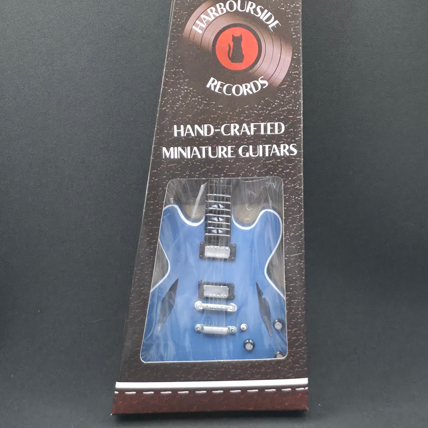 Miniature Guitar - Dave Grohl Gibson DG335 - Model Guitar Inc Stand