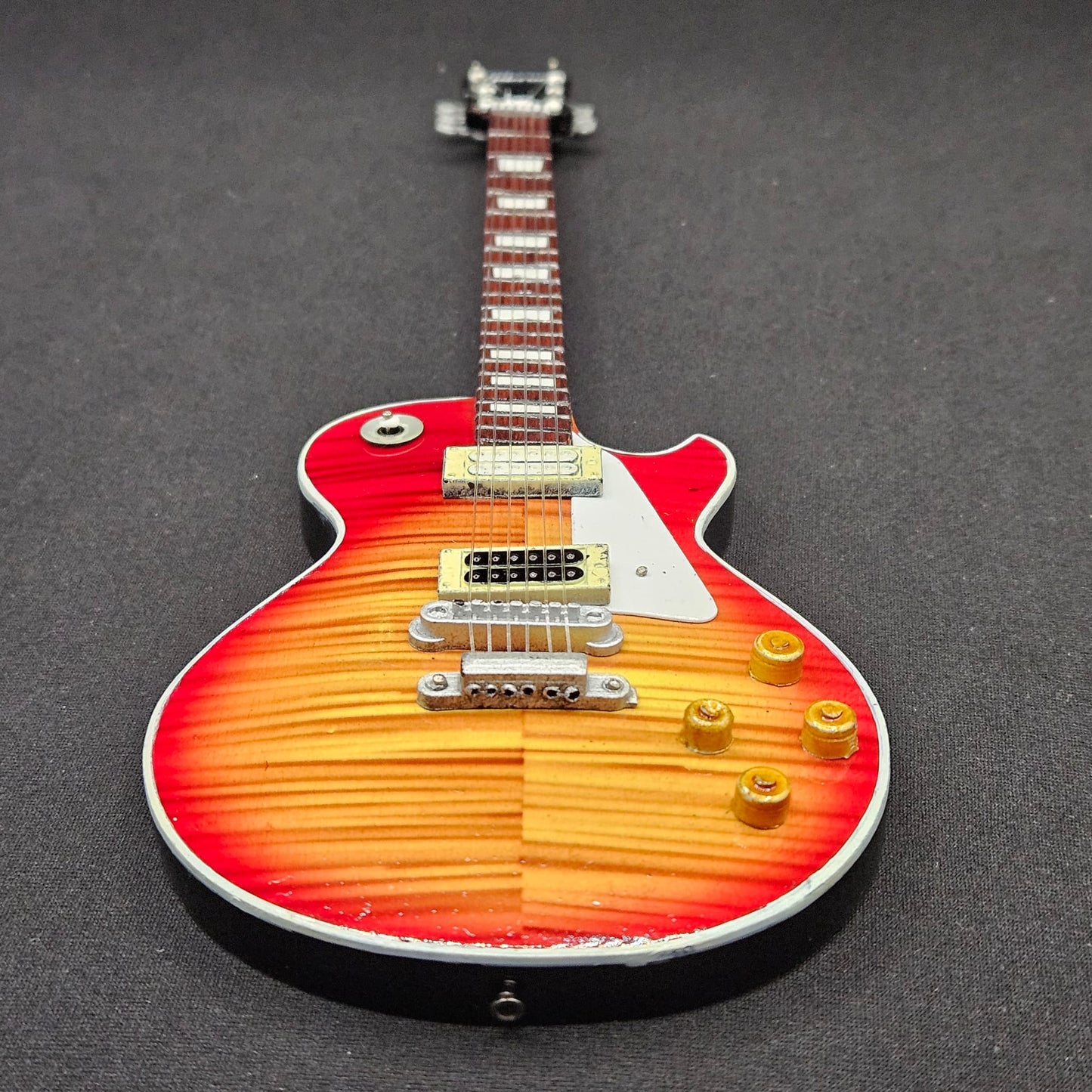 Miniature Guitar - Gibson Les Paul - Model Guitar Inc Stand