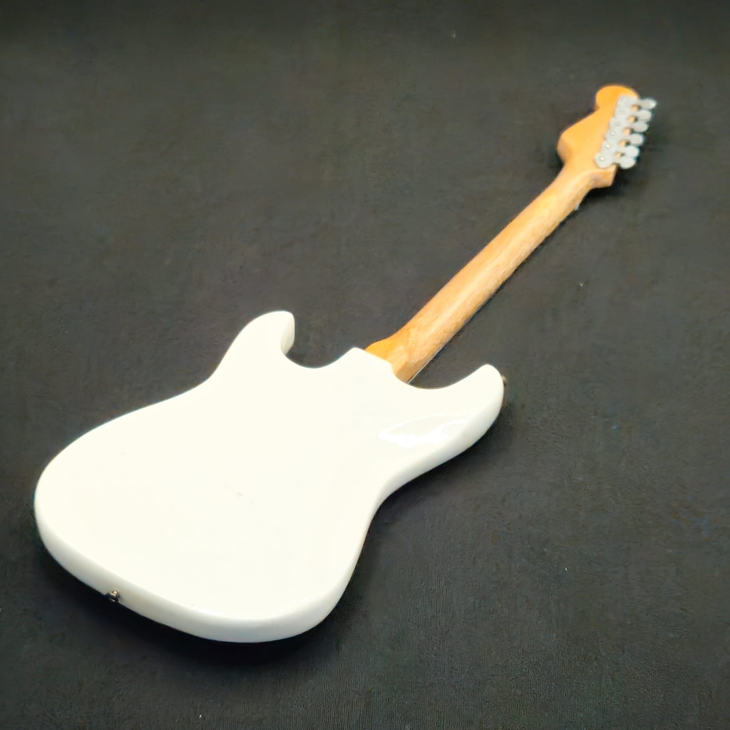 Miniature Guitar - Jimi Hendrix White Fender Stratocaster - Model Guitar Inc Stand