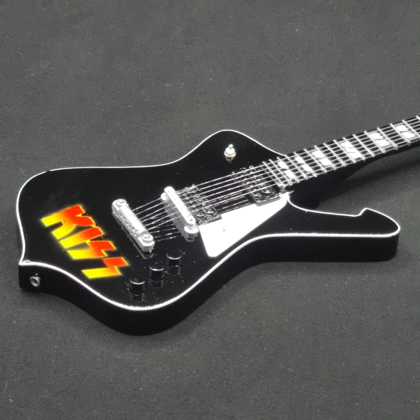 Miniature Guitar - KISS Paul Stanley - Model Guitar Inc Stand