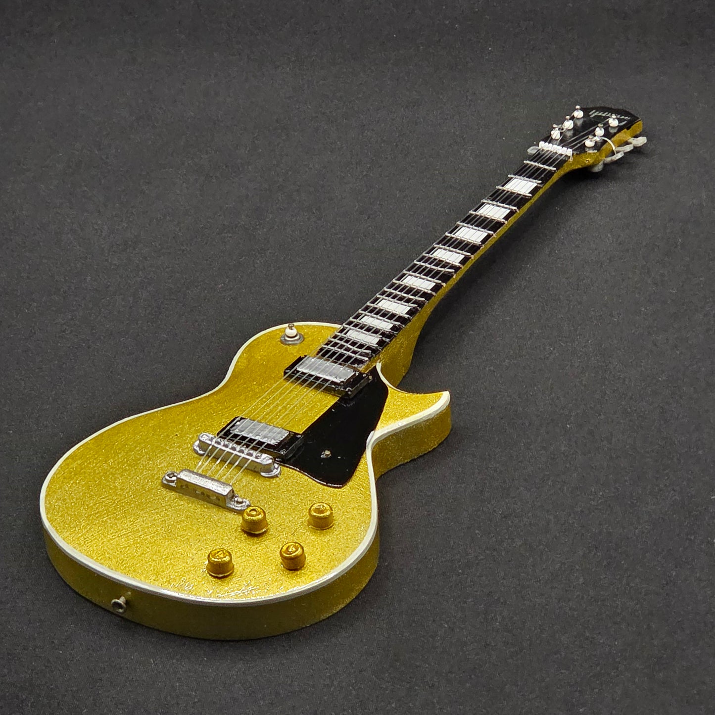 Miniature Guitar - Gibson Les Paul Gold Top - Model Guitar Inc Stand