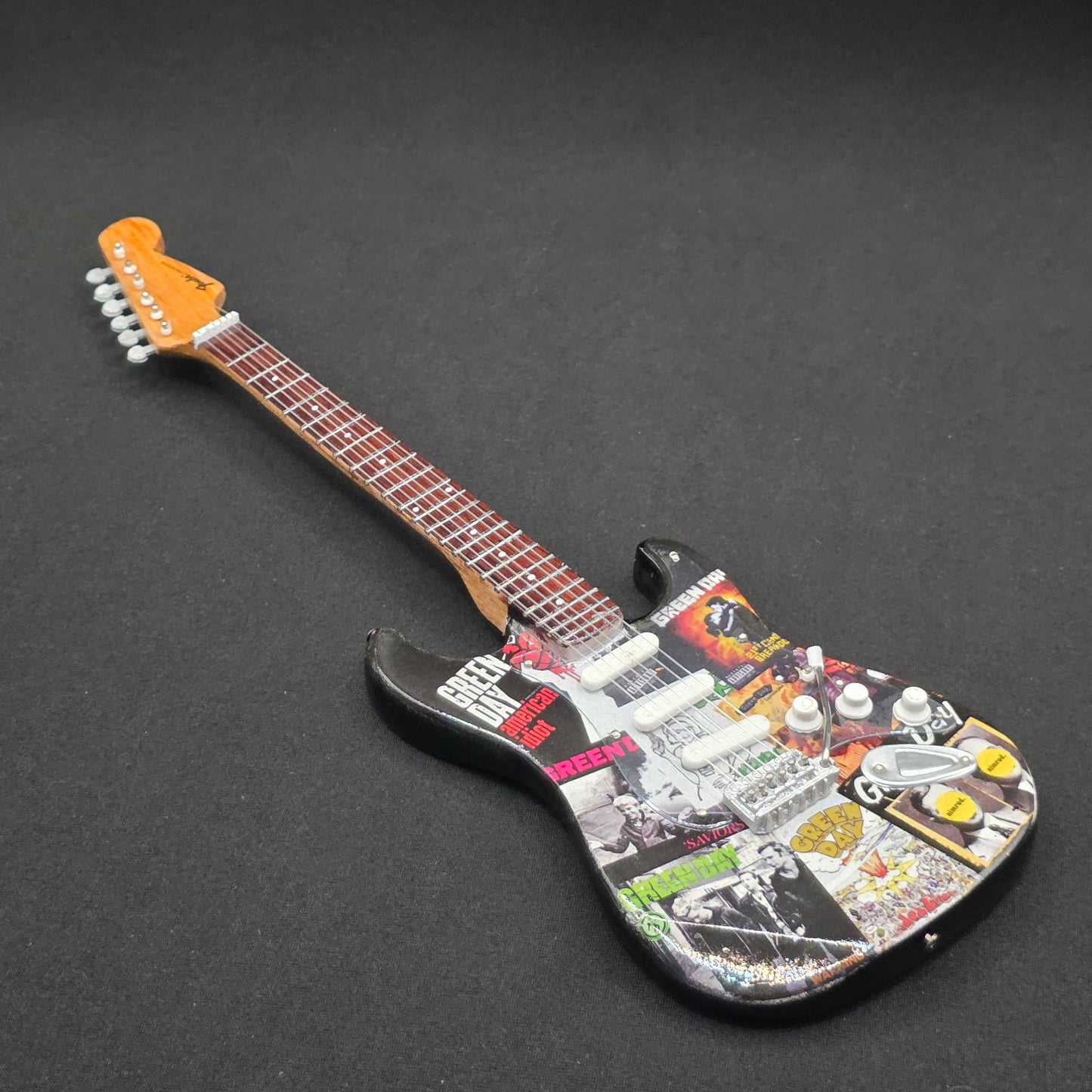 Miniature Guitar - Greenday Green Day Album Covers Fender Stratocaster- Model Guitar Inc Stand