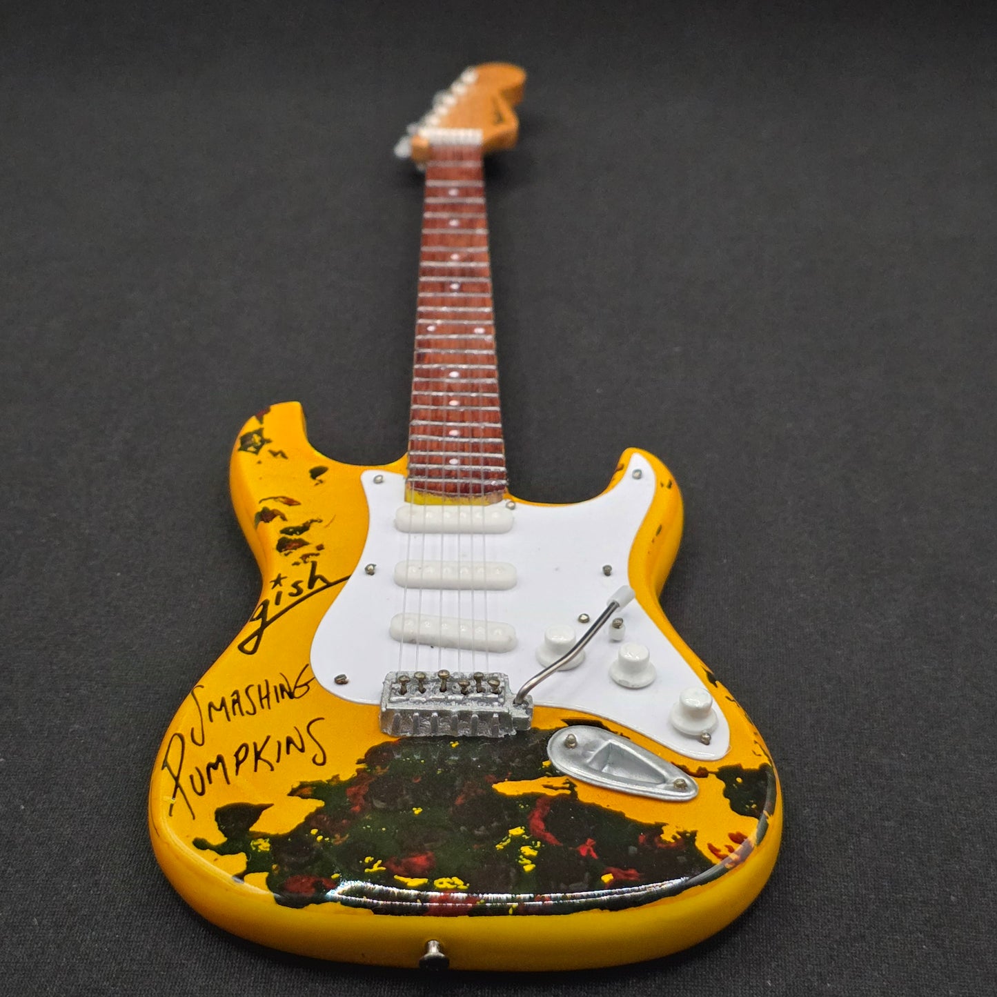 Miniature Guitar - Smashing Pumpkins Billy Corgan GISH Fender Stratocaster - Model Guitar Inc Stand