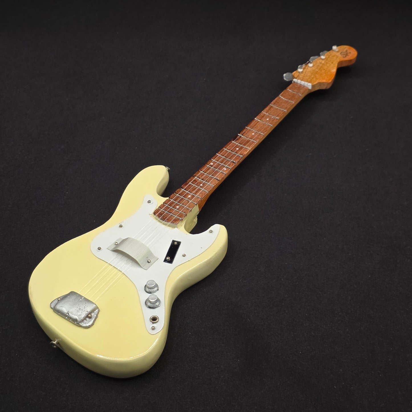 Miniature Guitar - Laura Leezy Khruangbin SX Fender Jazz Bass - Model Guitar Inc Stand