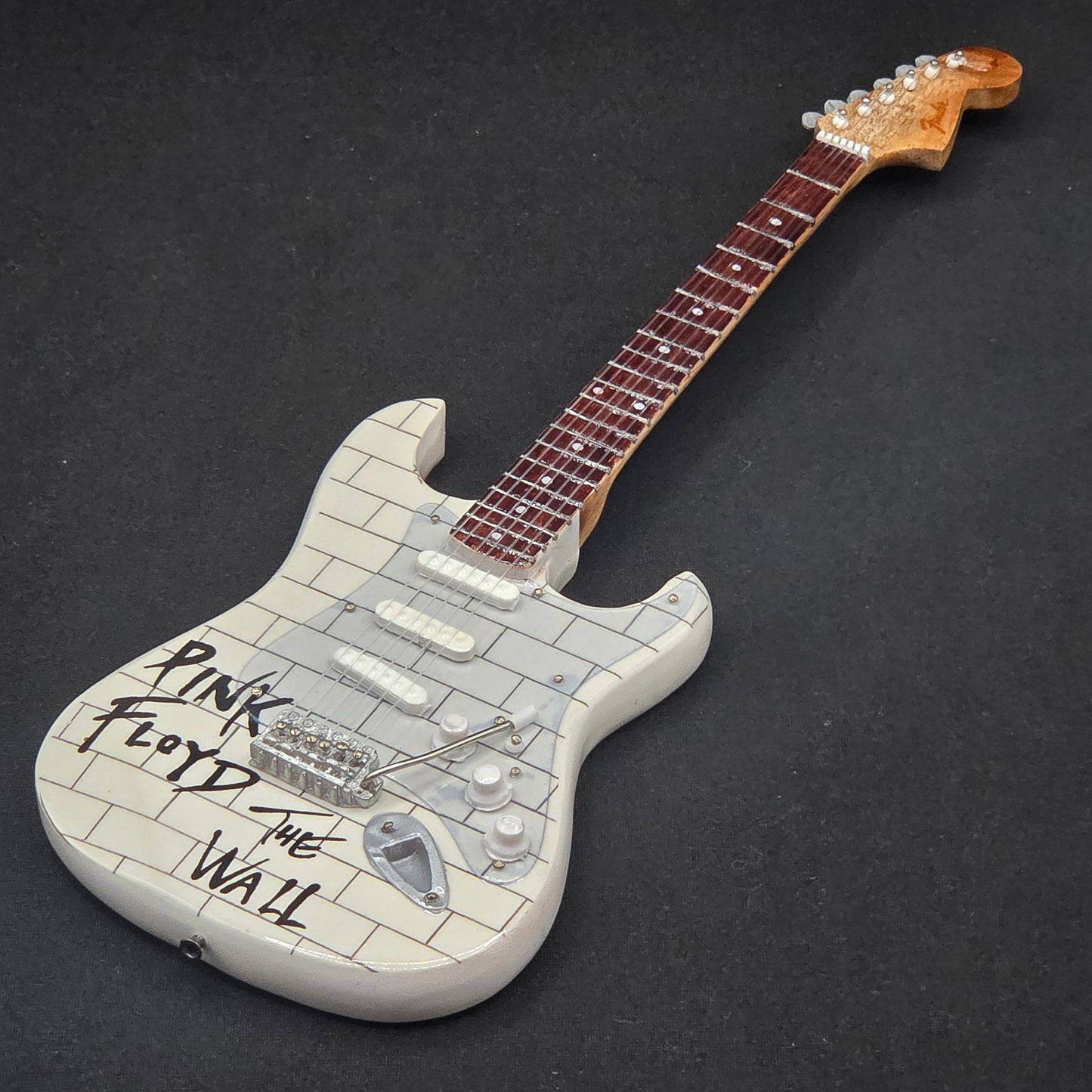Miniature Guitar - Pink Floyd The Wall Fender Stratocaster - Model Guitar Inc Stand