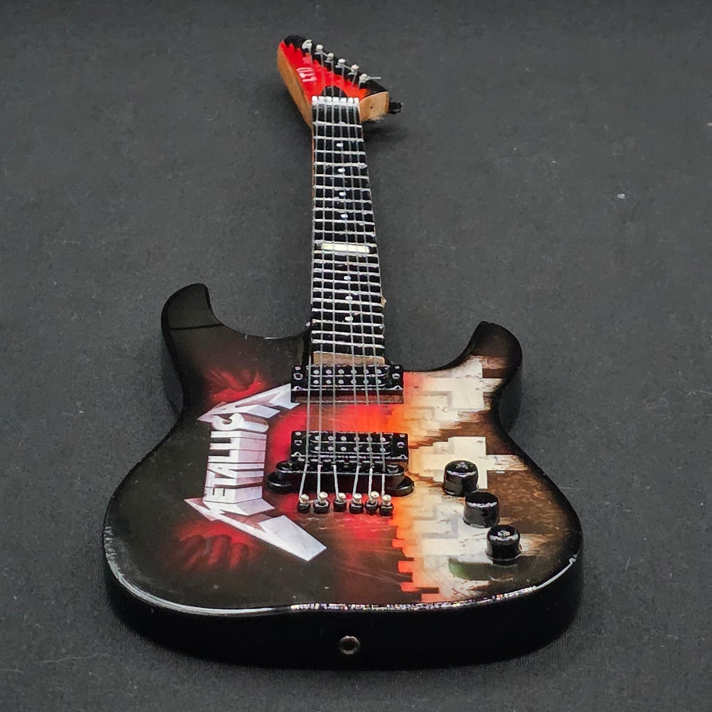Miniature Guitar - Metallica Master Of Puppets ESP LTD - Model Guitar Inc Stand