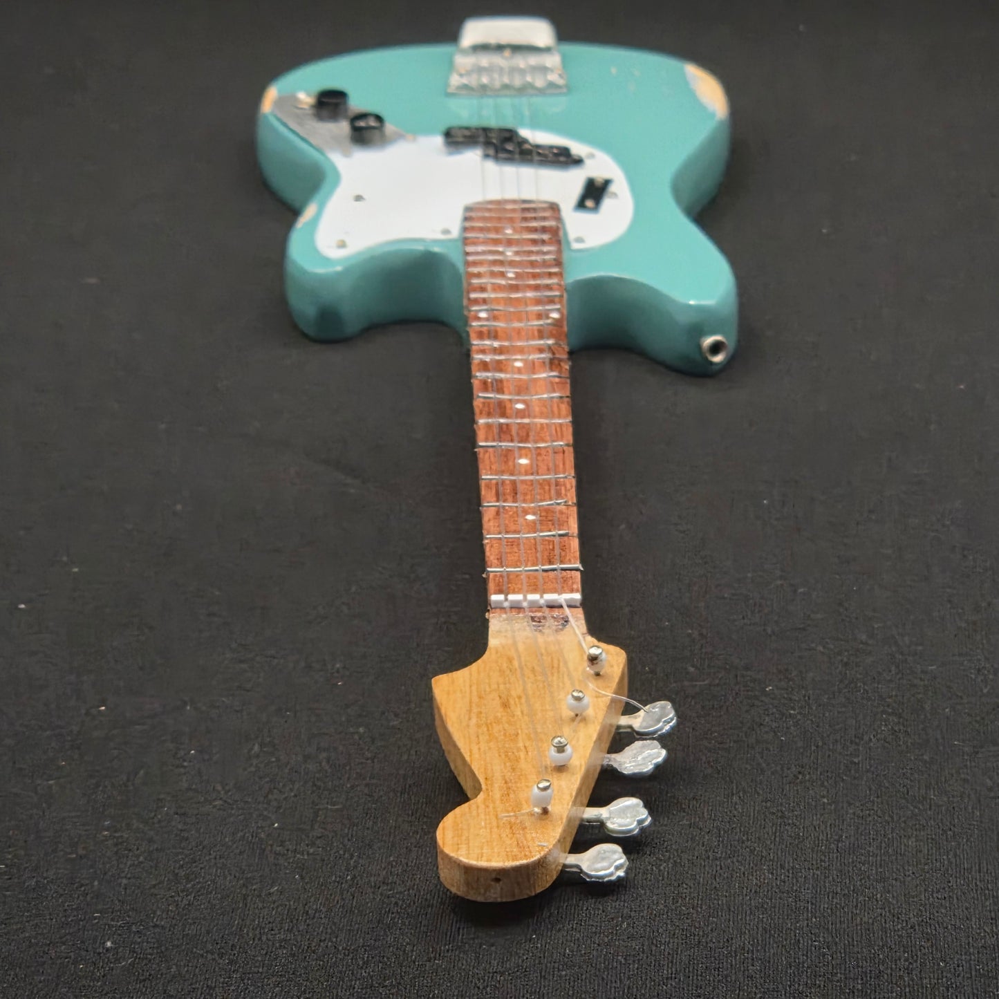 Miniature Guitar - Fender Mustang Bass JMJ Road Worn  - Model Guitar Inc Stand